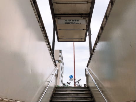 山陽板宿駅の地下道南出口2