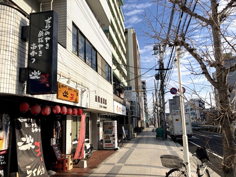 県道21号線(楽笑 板宿店 の前)