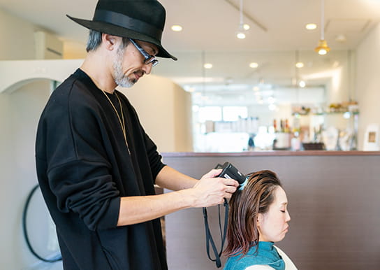 頭皮の診断の様子